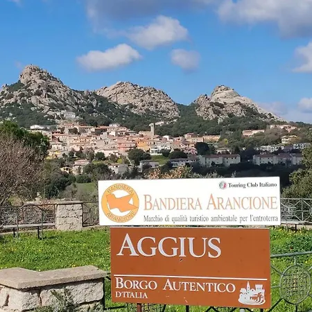La Casa Di Delfa In Piazzetta Aggius